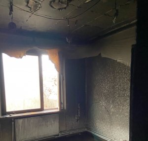 В Калининском районе на скамью подсудимых отправлен обвиняемый в поджоге дома знакомой